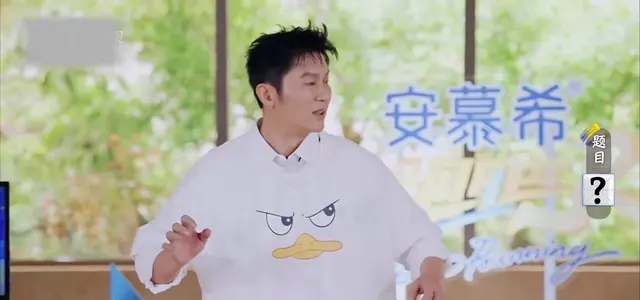 范丞丞白鹿合作短剧《红花轿》引发观众自发传播 现场图