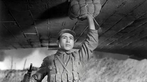 1955年电影《董存瑞》重映修复版启动胶片数字化工程 现场图 1955年电影《董存瑞》重映修复版启动胶片数字化工程 现场图